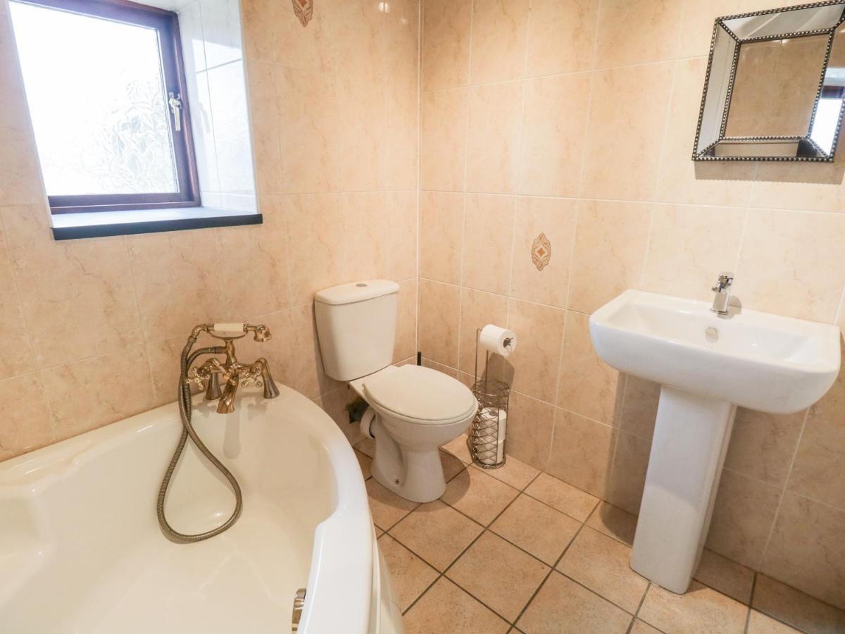 1 Queens Square Windermere Esterno foto